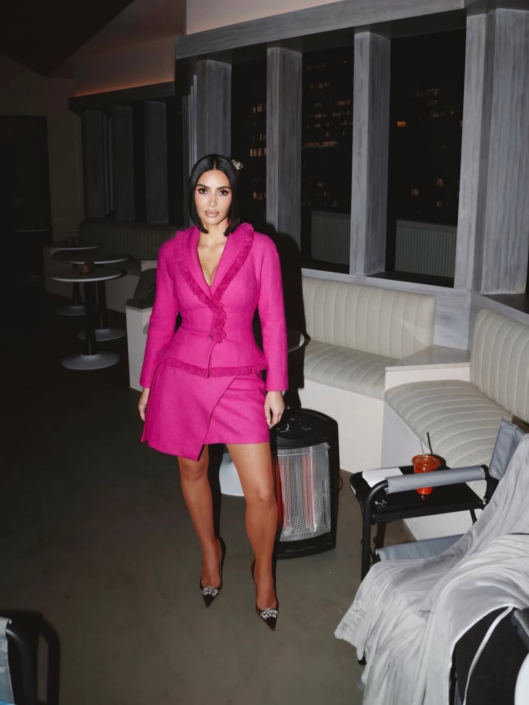 Ким Кардашьян выставила на аукцион свой гардероб из сериала &laquo;Всё честно&raquo;