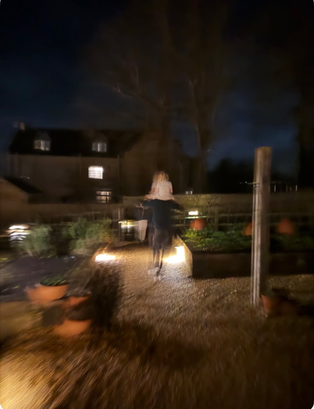 Вікенд у Уельсі: Блейк Лайвлі показала сімейні світлини