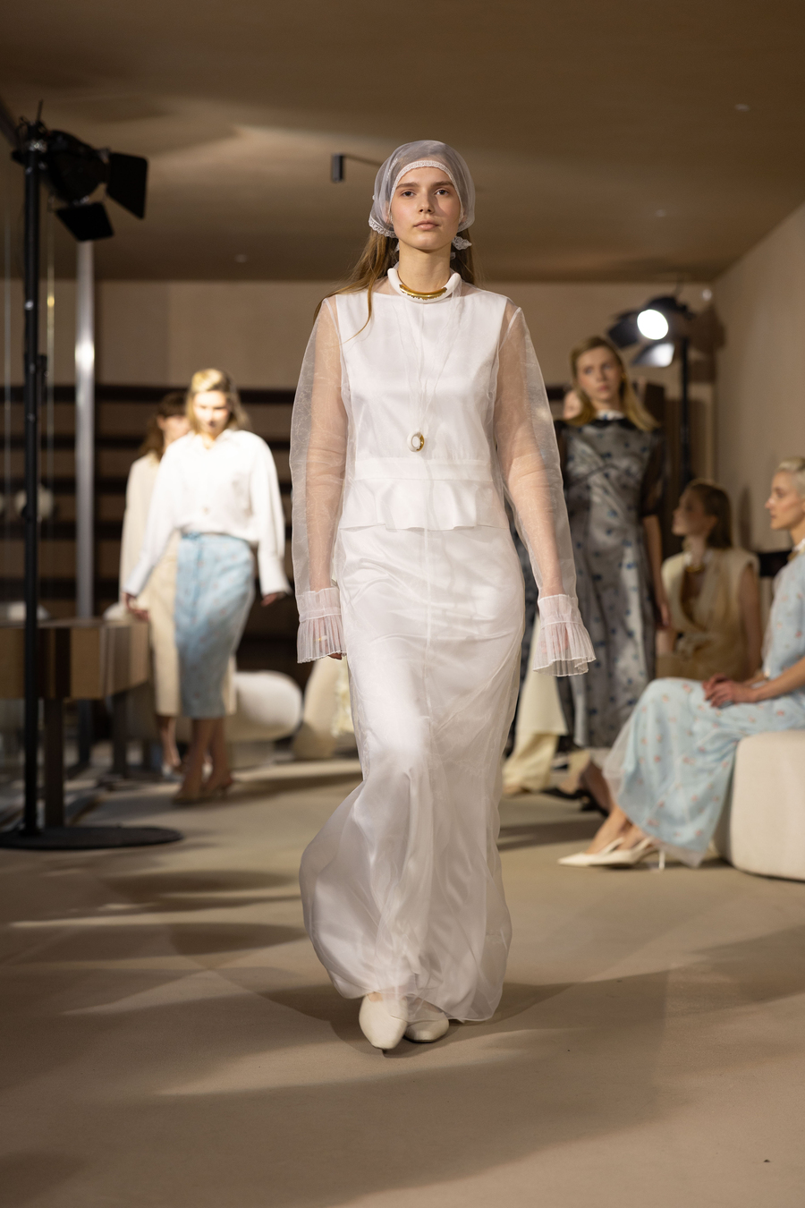 UFW &rsquo;26/27: контраст крихкості та сили у колекції POUSTOVIT