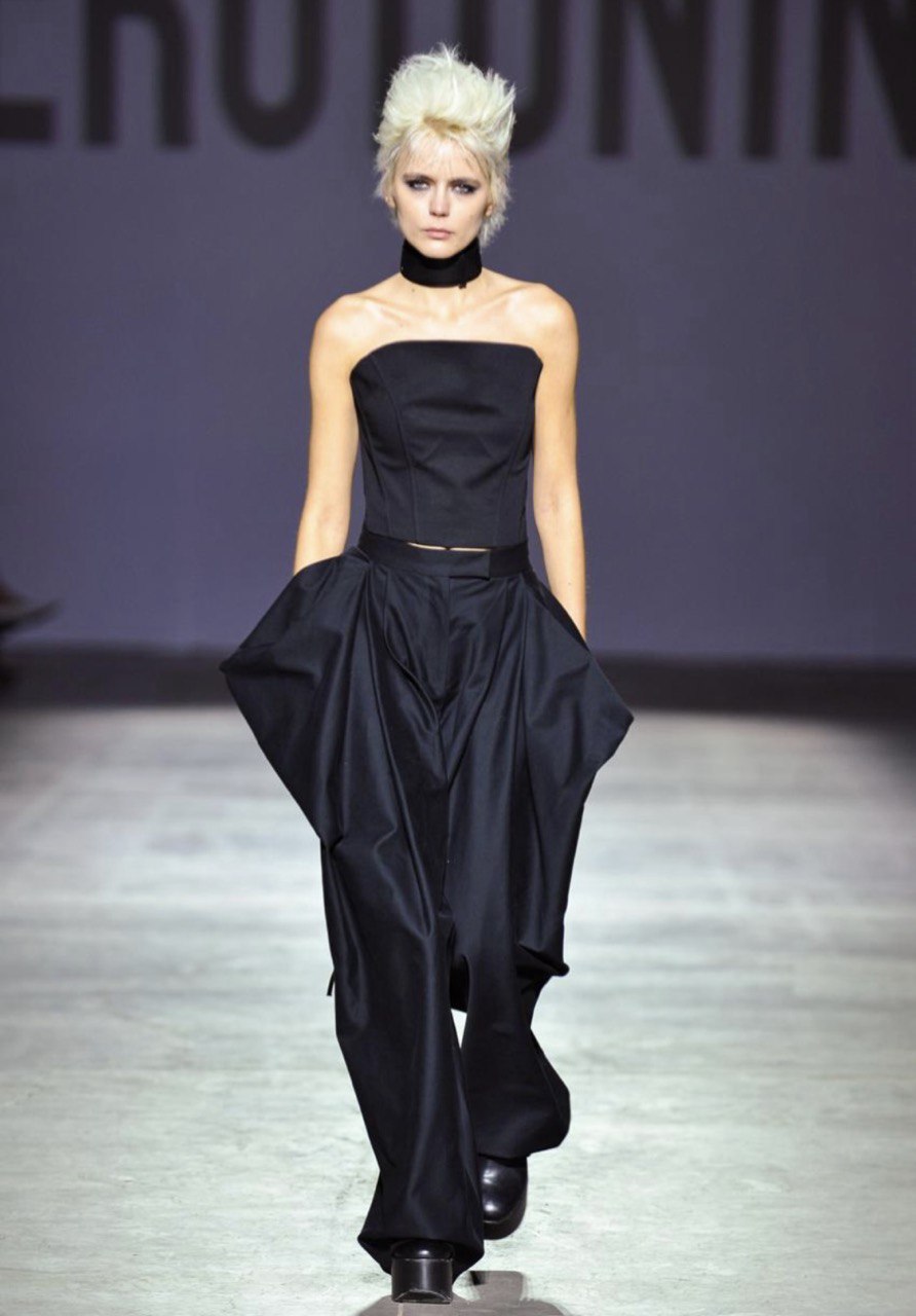 UFW &rsquo;26/27: баланс між гламуром і протестом у показі SEROTONINN