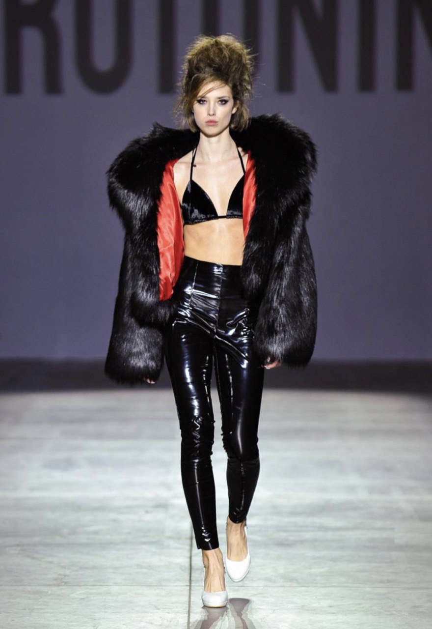 UFW &rsquo;26/27: баланс між гламуром і протестом у показі SEROTONINN