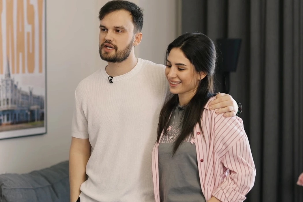 Певица SKYLERR подарила своему возлюбленному Евгению Пронину раритетный Mercedes