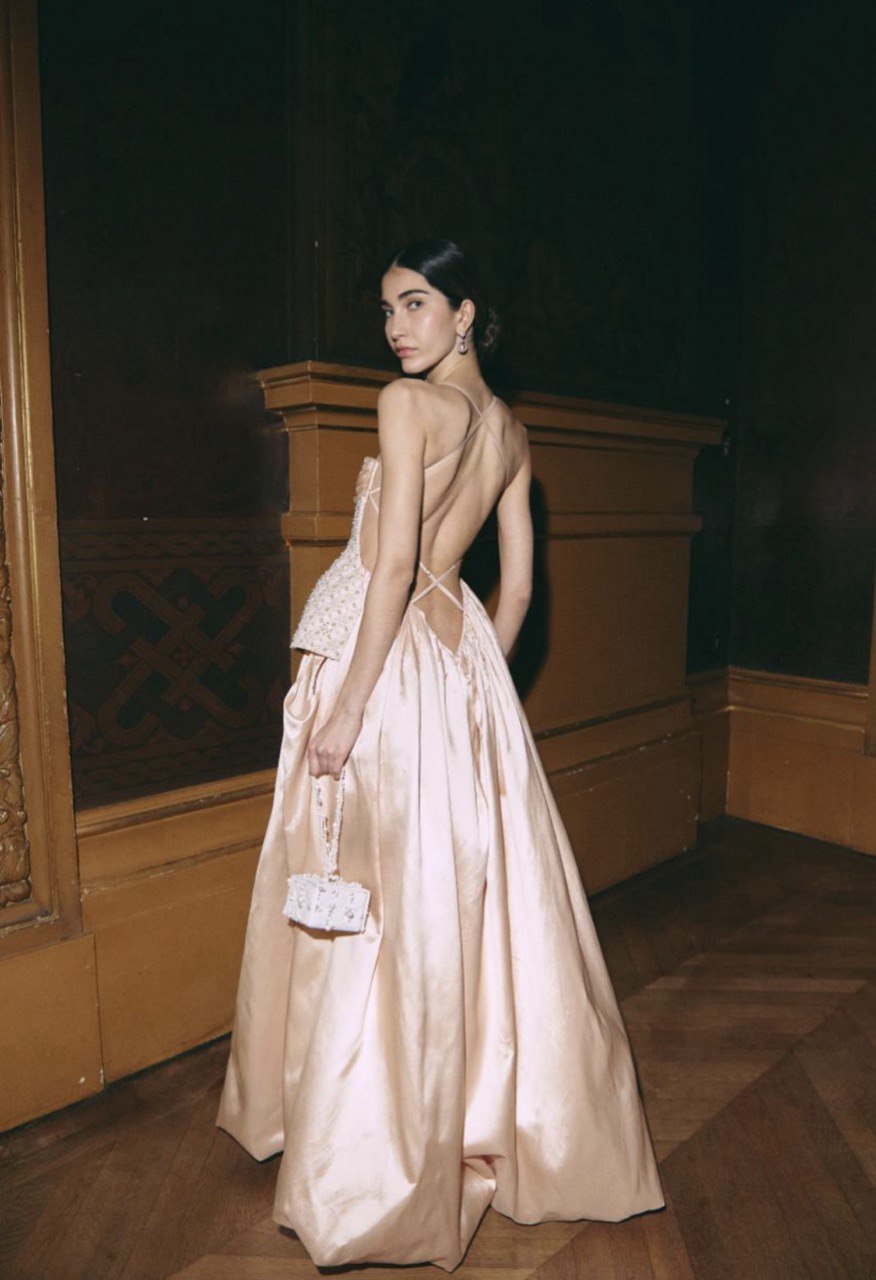 Авторские орнаменты, корсеты и золото: бренд YS Couture дебютировал в Париже