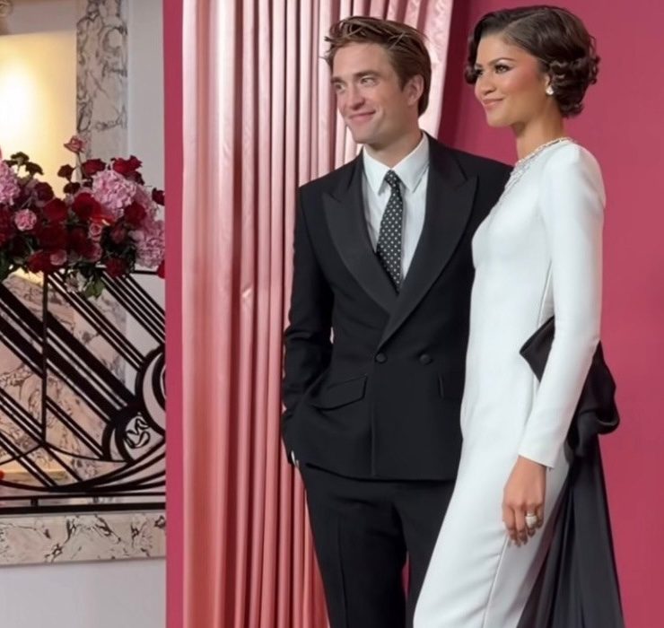 Элегантные Зендея и Роберт Паттинсон на кинопремьере в Париже