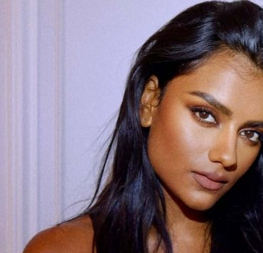 Звезда &laquo;Бриджертонов&raquo; Симон Эшли дебютирует в музыкальной индустрии