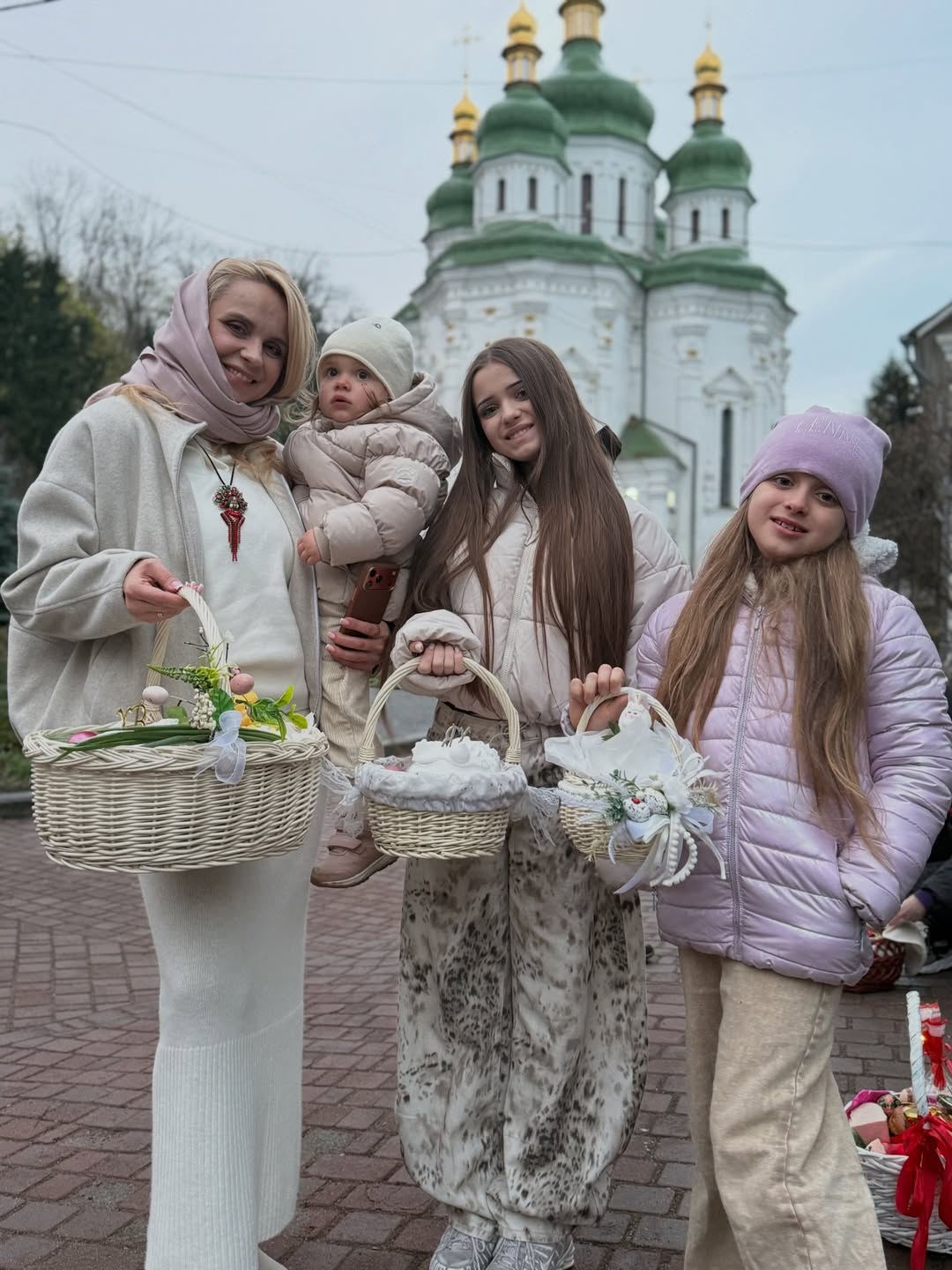 Великодні кошики Каті Осадчої, Даші Квіткової та інших відомих українців