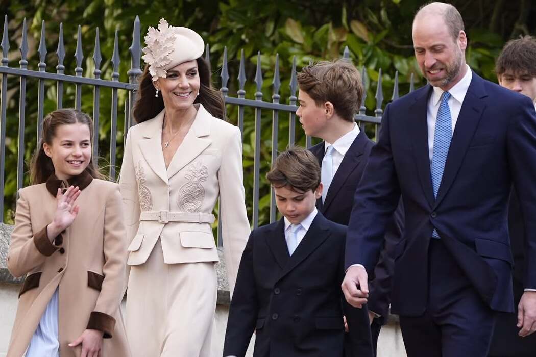 Кремовый костюм и серьги Елизаветы II: Кейт Миддлтон с семьёй на Пасхальной службе