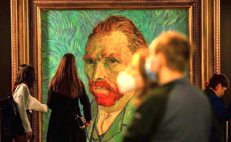 Від прифронтових Сум до всесвіту Ван Гога: 7 нових виставок квітня
