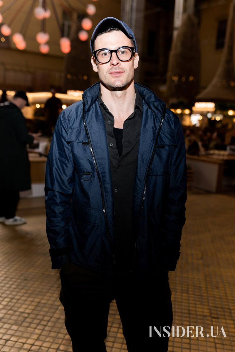 «Вірші з бійниці»: як минув вечір пам’яті військового та поета Максима Кривцова