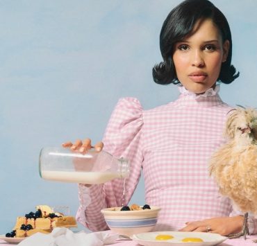 Tradwife-блогерка Нара Сміт анонсувала свою першу кулінарну книжку