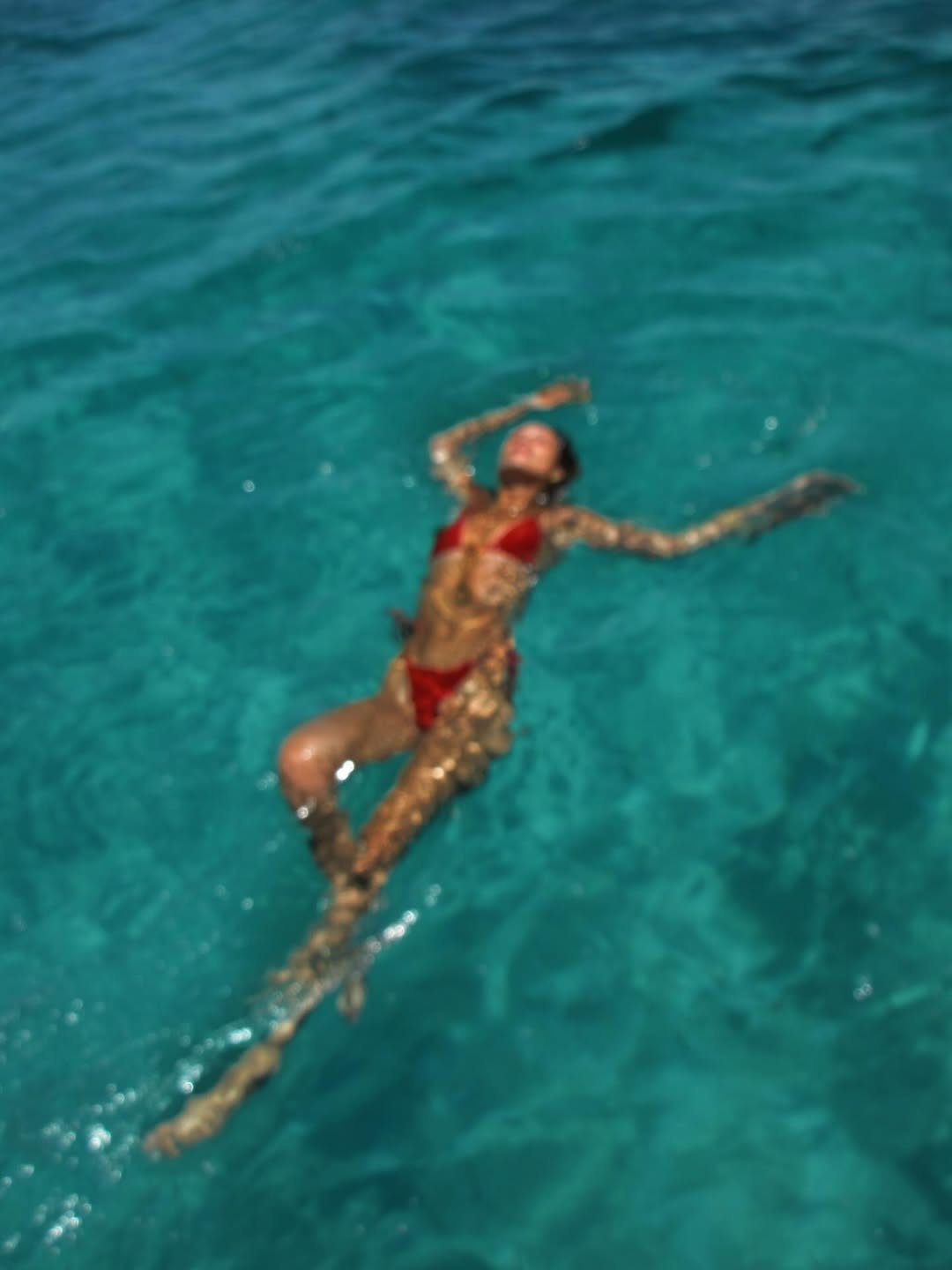 Белла Хадид показала свой райский отдых