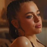 Анджелина Джоли и ее 16-летняя дочь сделали одинаковые татуировки