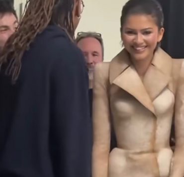 Зендея в «песчаном» костюме Schiaparelli на фестивале CinemaCon