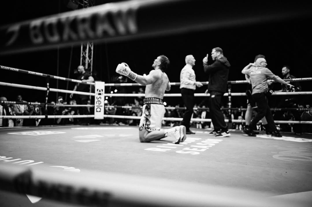 Олександр Усик нокаутував Ріко Верховена і захистив титули чемпіона світу