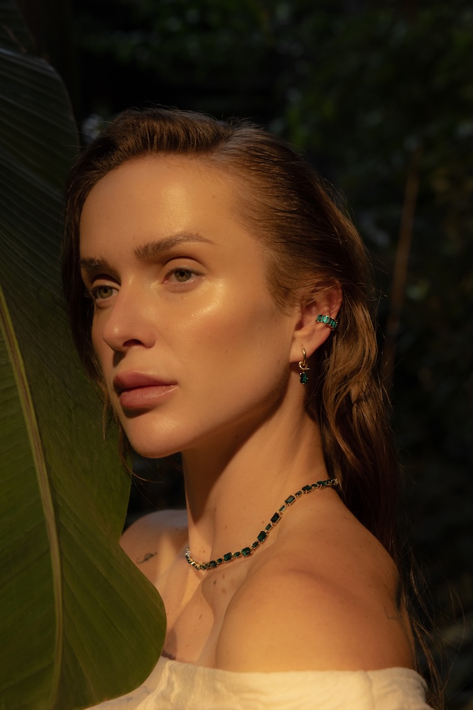 Еліна Світоліна сяє у кампейні перших смарагдових прикрас SOLO for Diamonds