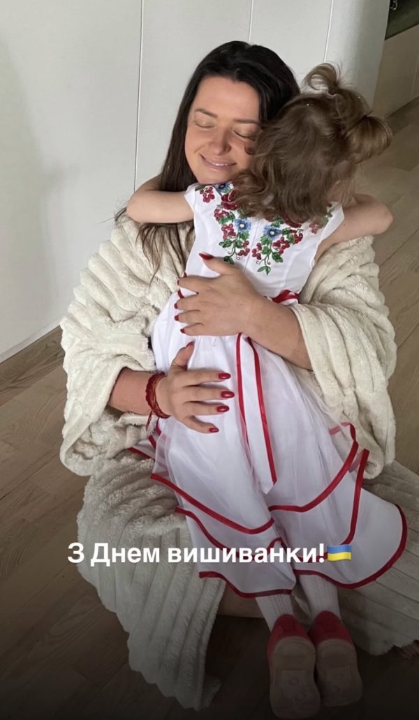 День вишиванки у стрічці Jamala, Лесі Нікітюк, Каті Осадчої та інших зірок