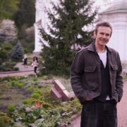 Умер режиссёр сериалов &laquo;Друзья&raquo; и &laquo;Теория большого взрыва&raquo; Джеймс Берроуз