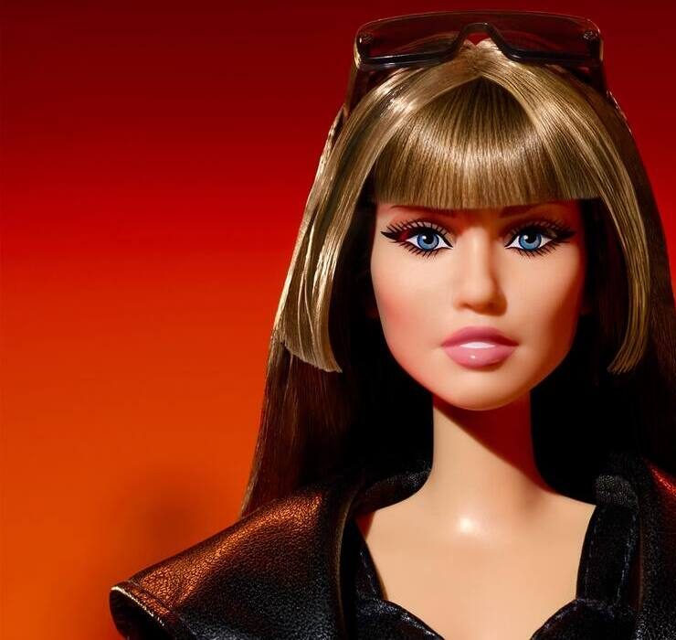 Mattel представила нову Барбі на честь Майлі Сайрус