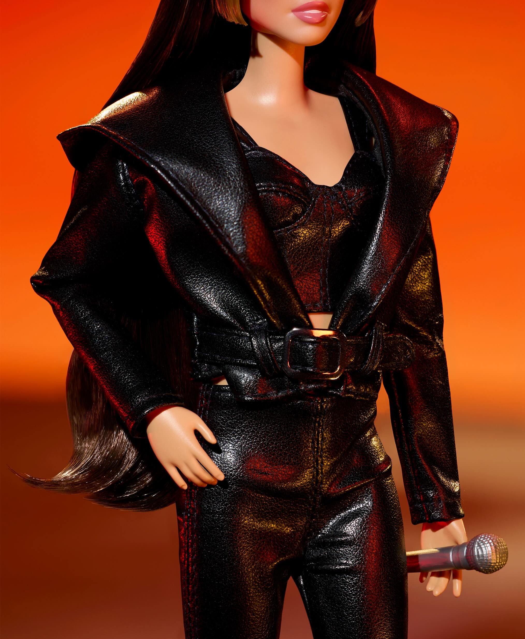 Mattel представила новую Барби в честь Майли Сайрус