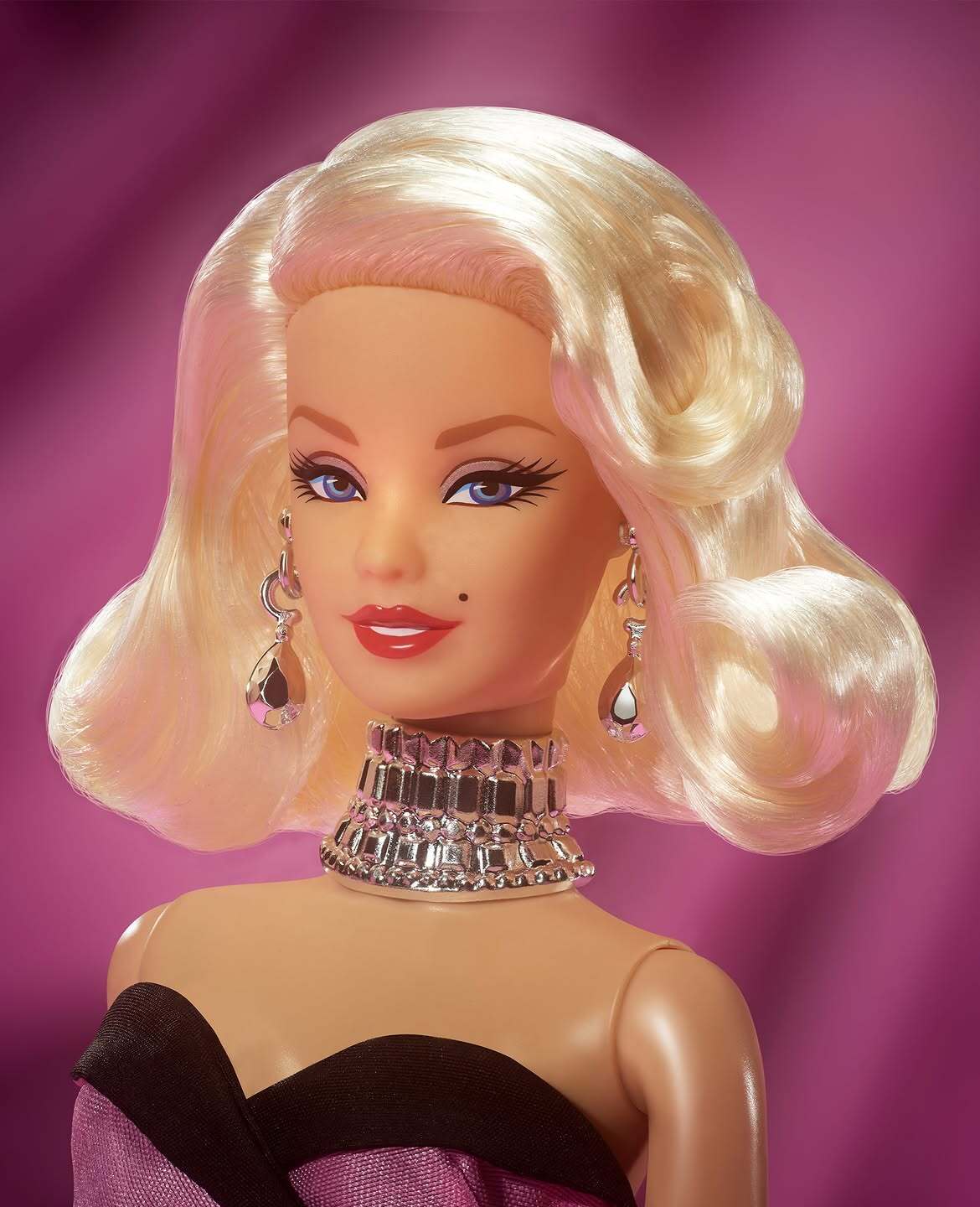 Mattel выпустила новую Barbie в образе Мэрилин Монро