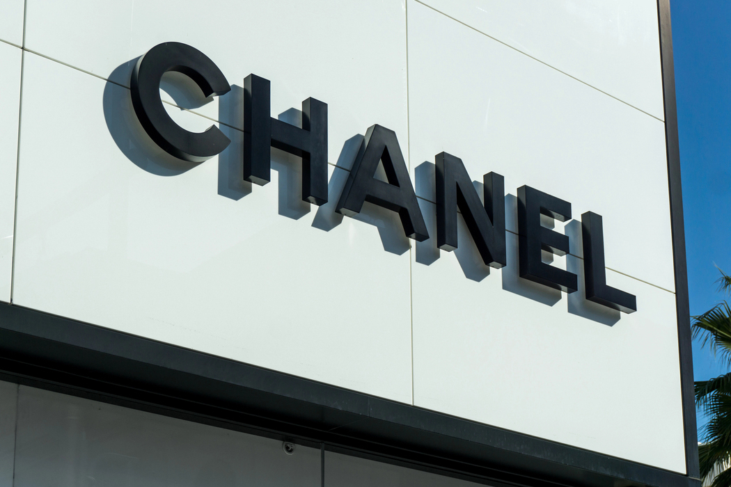 Сотрудники Chanel получили до 7 лет лишения свободы: рассказываем почему
