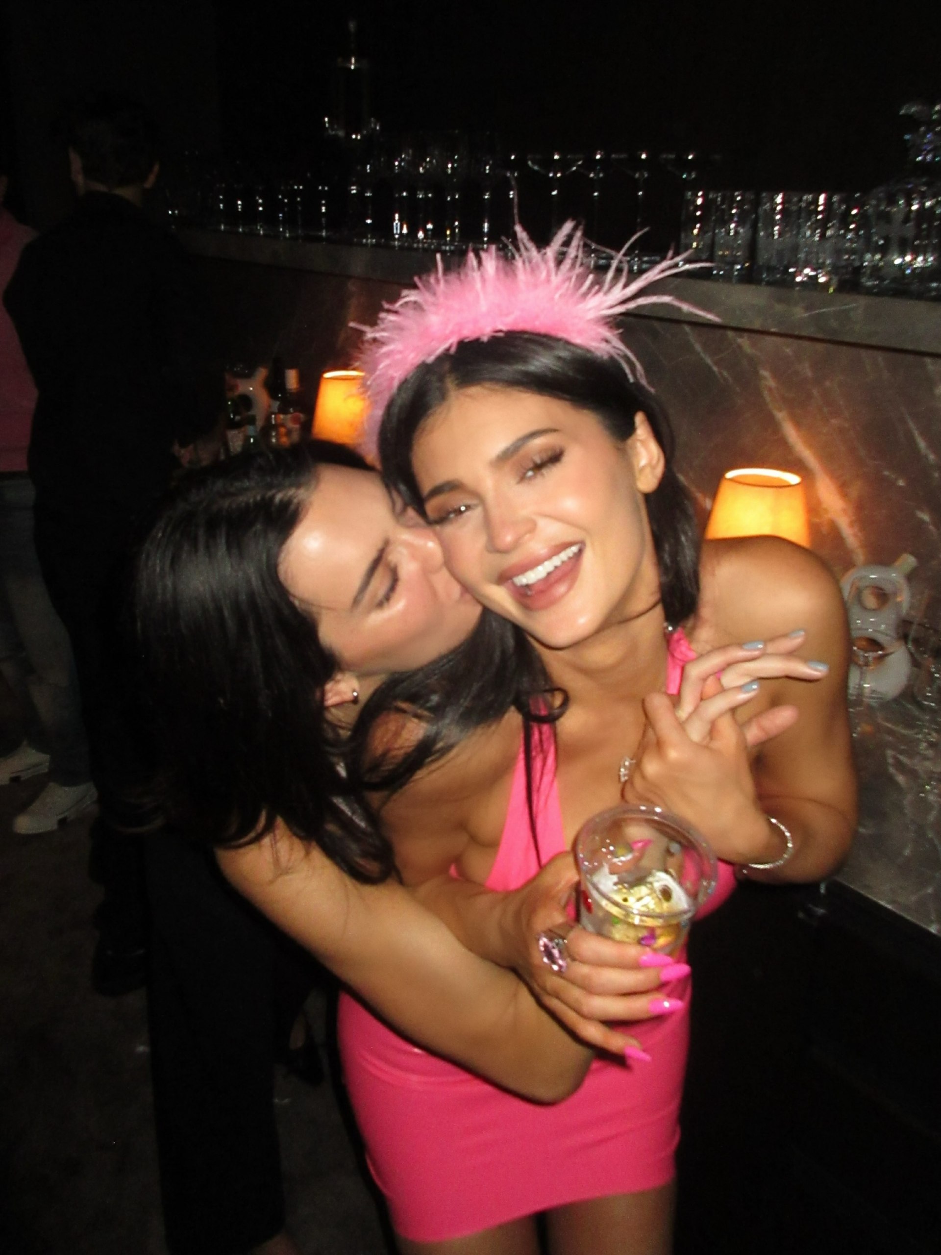 Pink party: как Кайли Дженнер отпраздновала 29-летие