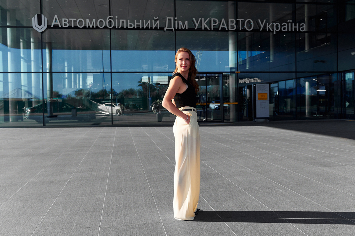 Еліна Світоліна відвідала новий дилерський центр Mercedes-Benz у Києві