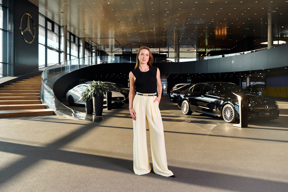 Еліна Світоліна відвідала новий дилерський центр Mercedes-Benz у Києві