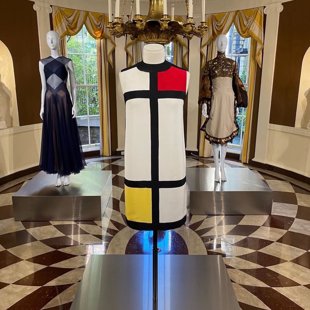 Цифра дня: вбрання Наомі Кемпбелл від Alexander McQueen продали за $1,3 млн
