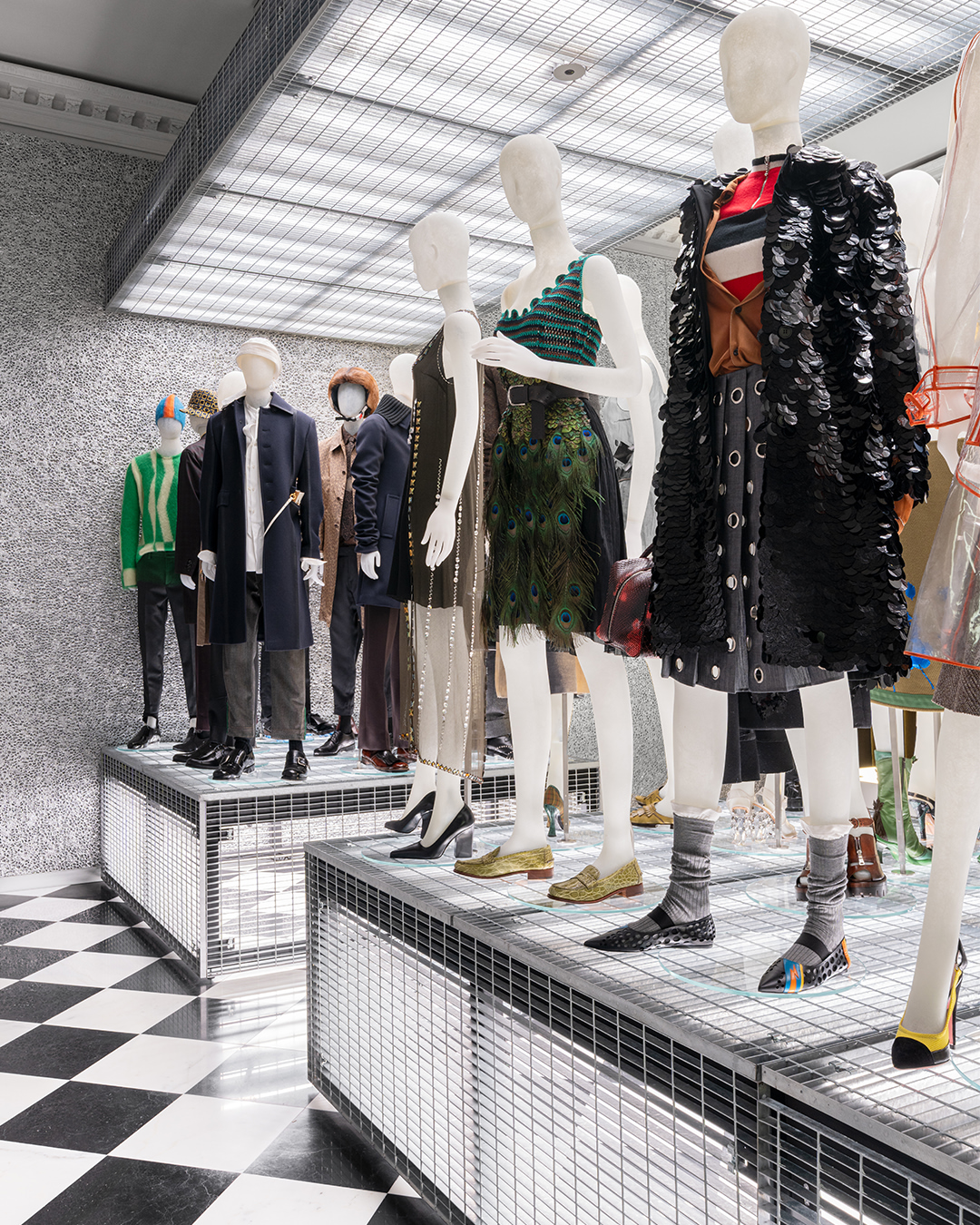 Восьмиповерхова Prada Galleria в Мілані: розглядаємо новий простір бренду