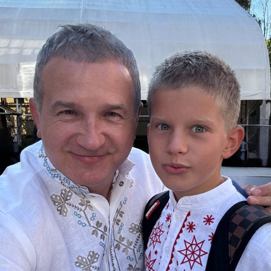 Попри тривоги й обстріли: як відомі українці провели дітей до школи