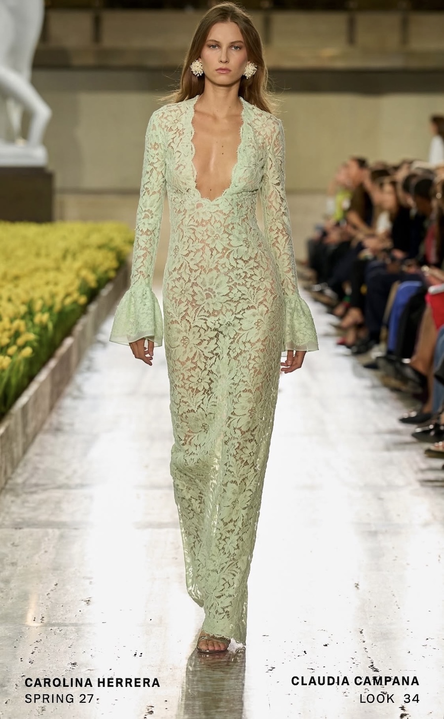 Среди 20 тысяч тюльпанов: Carolina Herrera представила юбилейную коллекцию в Нью-Йорке