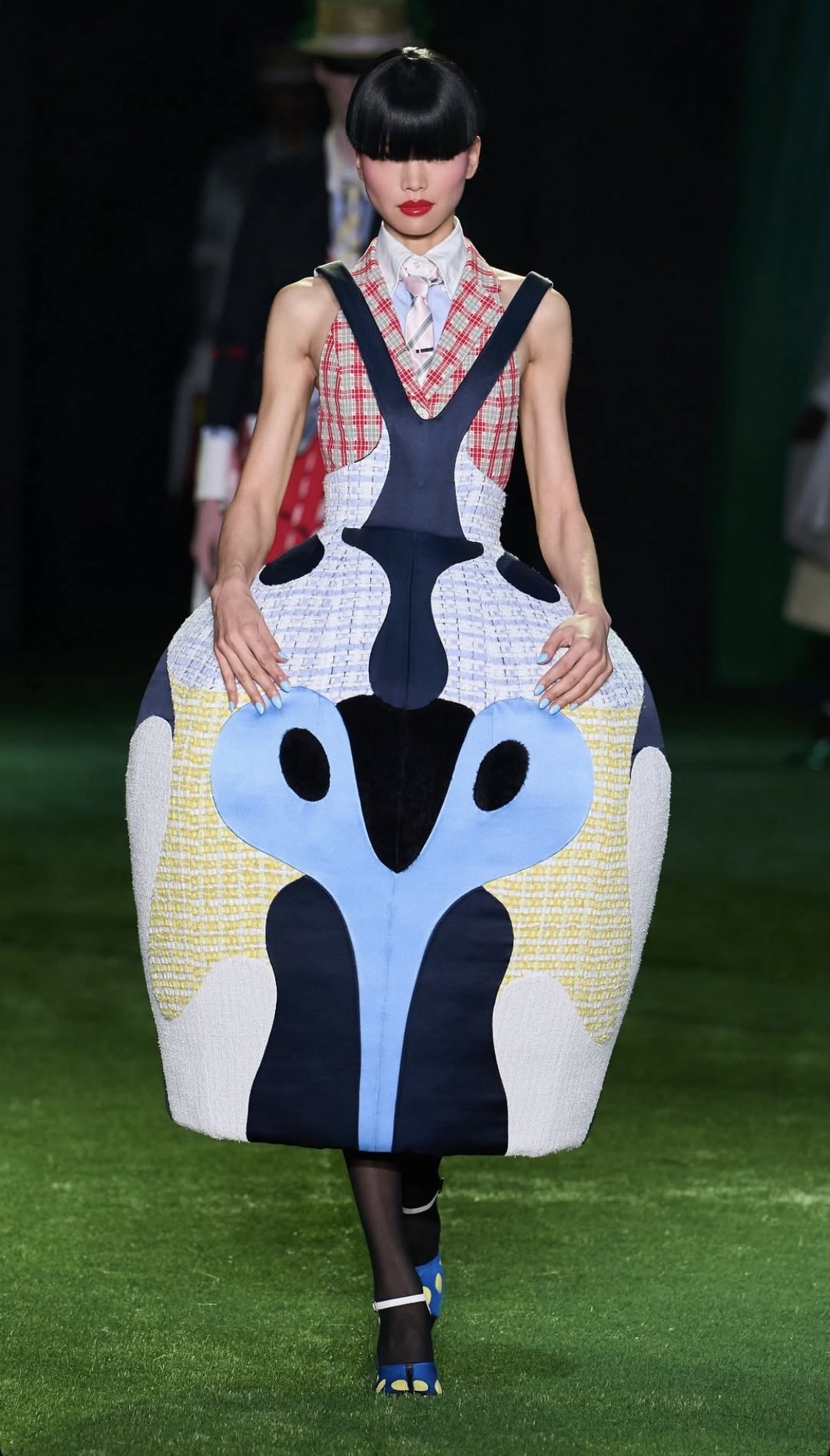 NYFW SS’27: Том Браун превратил подиум в мир насекомых