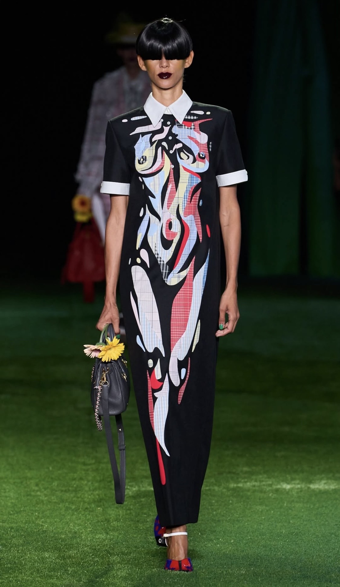 NYFW SS’27: Том Браун превратил подиум в мир насекомых