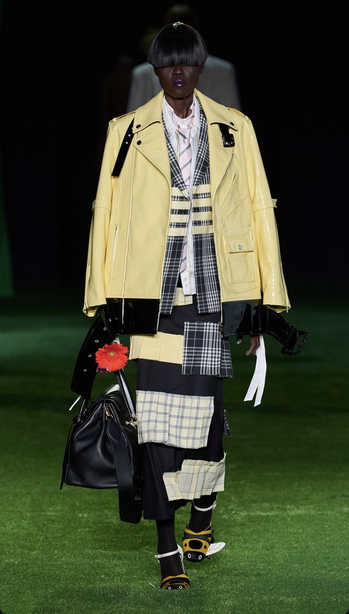 NYFW SS’27: Том Браун превратил подиум в мир насекомых