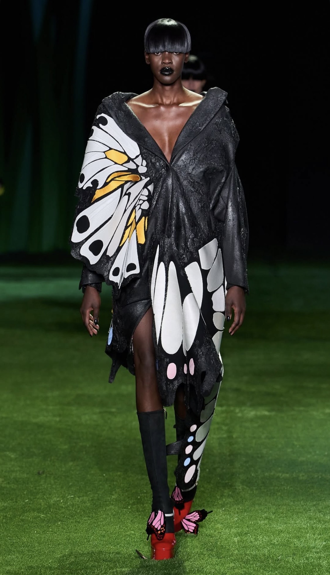 NYFW SS’27: Том Браун превратил подиум в мир насекомых