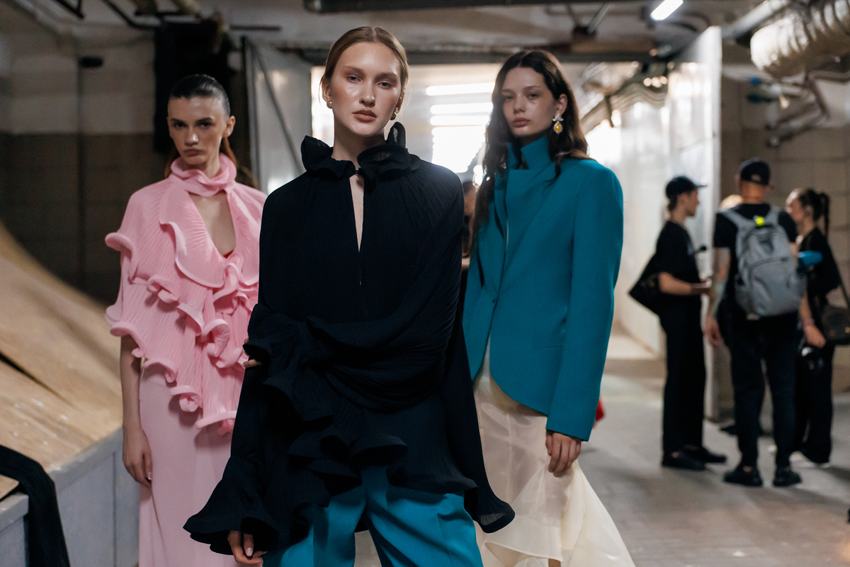UFW SS&rsquo;27: J&rsquo;amemme представил коллекцию, переосмысливающую женственность