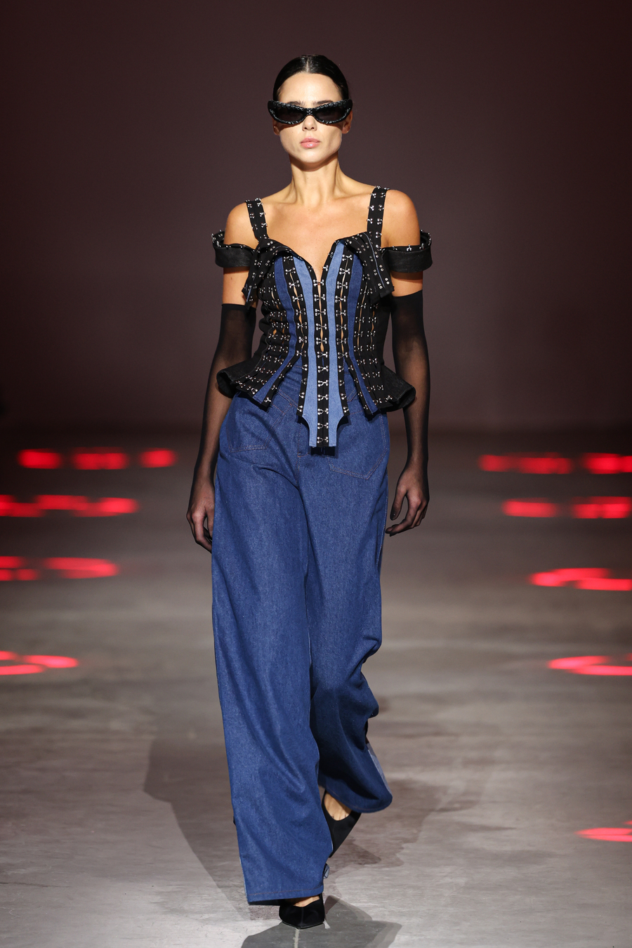 UFW SS&rsquo;27: KIR KHARTLEY x IROVA представили коллекцию на пересечении футуризма и готики