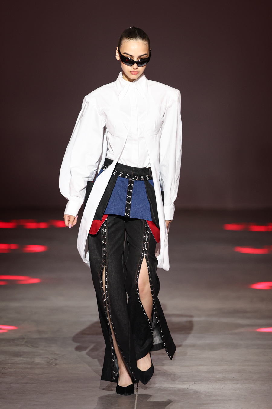 UFW SS&rsquo;27: KIR KHARTLEY x IROVA представили коллекцию на пересечении футуризма и готики