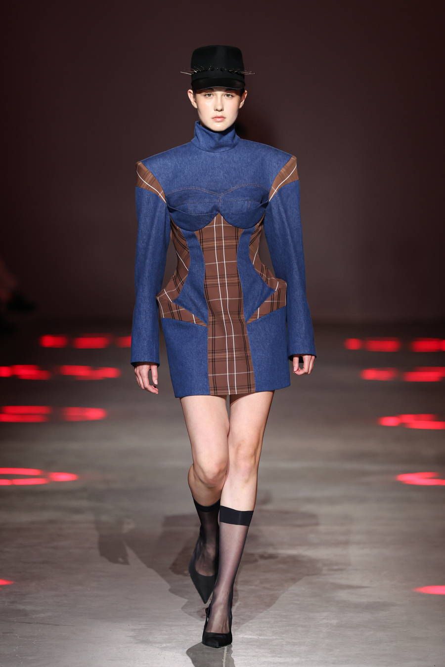 UFW SS&rsquo;27: KIR KHARTLEY x IROVA представили коллекцию на пересечении футуризма и готики