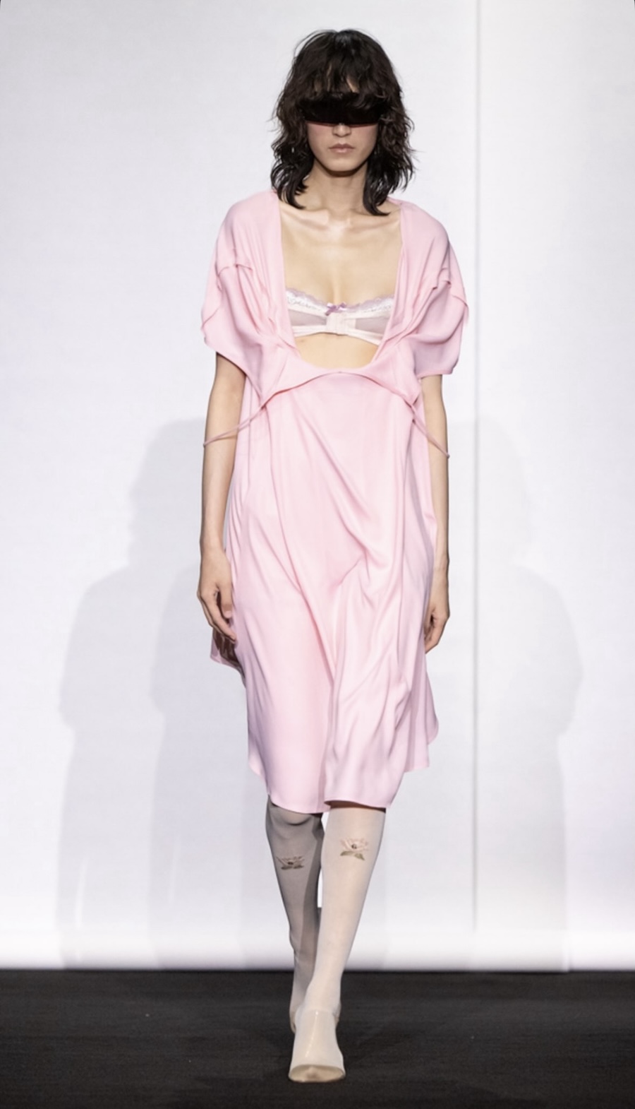 Задом наперед: MM6 Maison Margiela показав, як по-новому носити звичний одяг