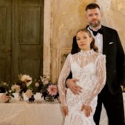 Представитель династии Кеннеди женился на певице Джулии Би: как прошла свадьба