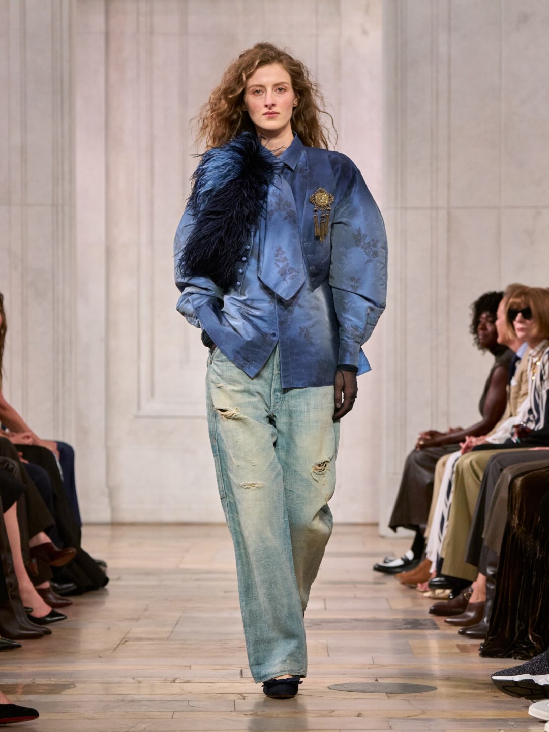 Шелк и потертый деним: Ralph Lauren представил коллекцию SS’27 в Нью-Йорке