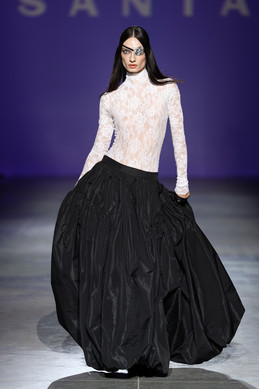 UFW SS&rsquo;27: SANTA переосмислює power dressing через скульптурний крій та ефектні об&rsquo;єми