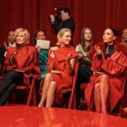 Від сяйва Swarovski до казкової анімації Prada: розглядаємо різдвяні кампанії брендів