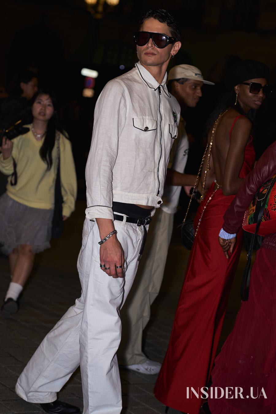 Street style PFW SS&rsquo;27: яскраві образи гостей перед показом Tom Ford