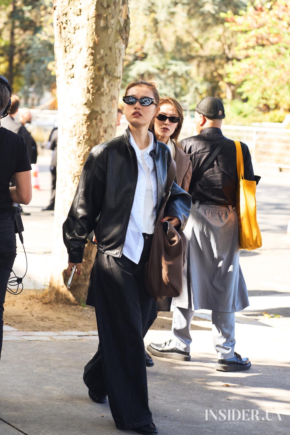 Street style PFW SS&rsquo;27: найяскравіші образи гостей показів Schiaparelli та Balenciaga
