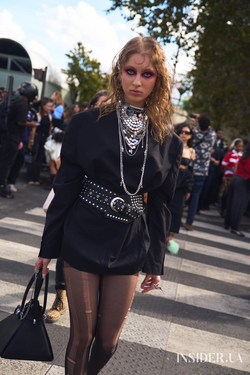 Street style PFW SS’27: найяскравіші образи гостей показів Schiaparelli та Balenciaga