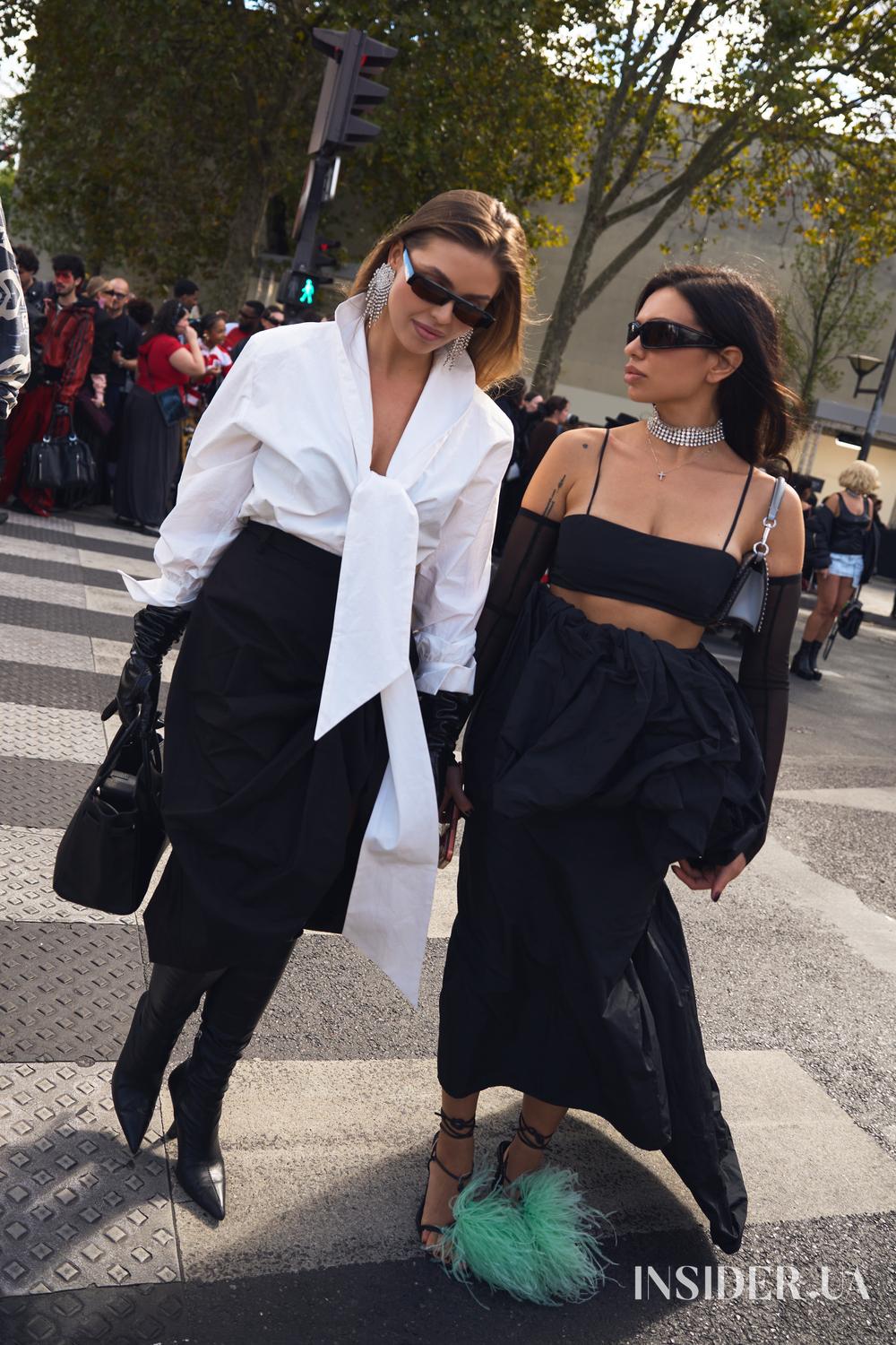 Street style PFW SS&rsquo;27: найяскравіші образи гостей показів Schiaparelli та Balenciaga