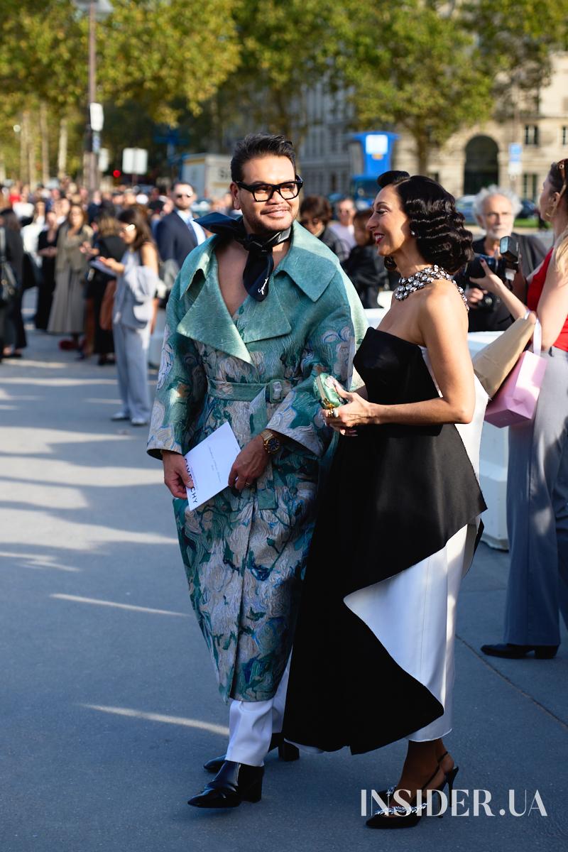 Street style PFW SS&rsquo;27: осінні образи гостей показів Loewe та Givenchy